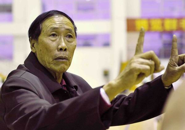 海南篮球史话（二）：80岁老帅吴坤才的篮球人生