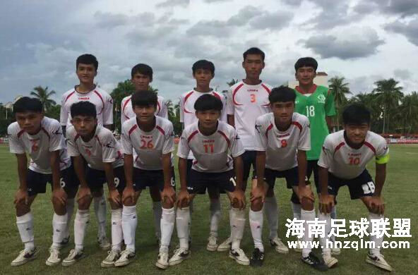 灵山中学2：0嘉积中学 捧起2015海南省中学生高中组冠军