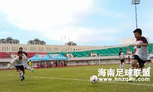 省校园足球活动月8月1日开幕 裁判精英培训班月底开班
