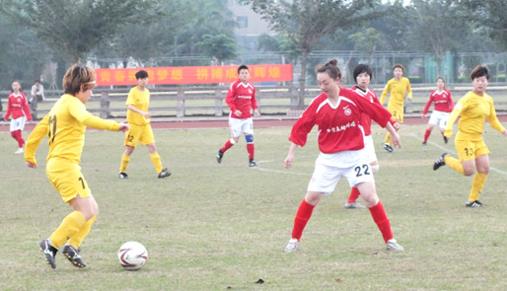 琼海长坡中学组建女子足球队