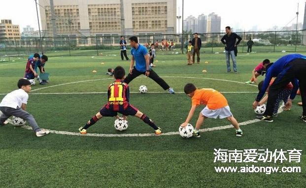 海南省5名校园足球教练将赴英国留学