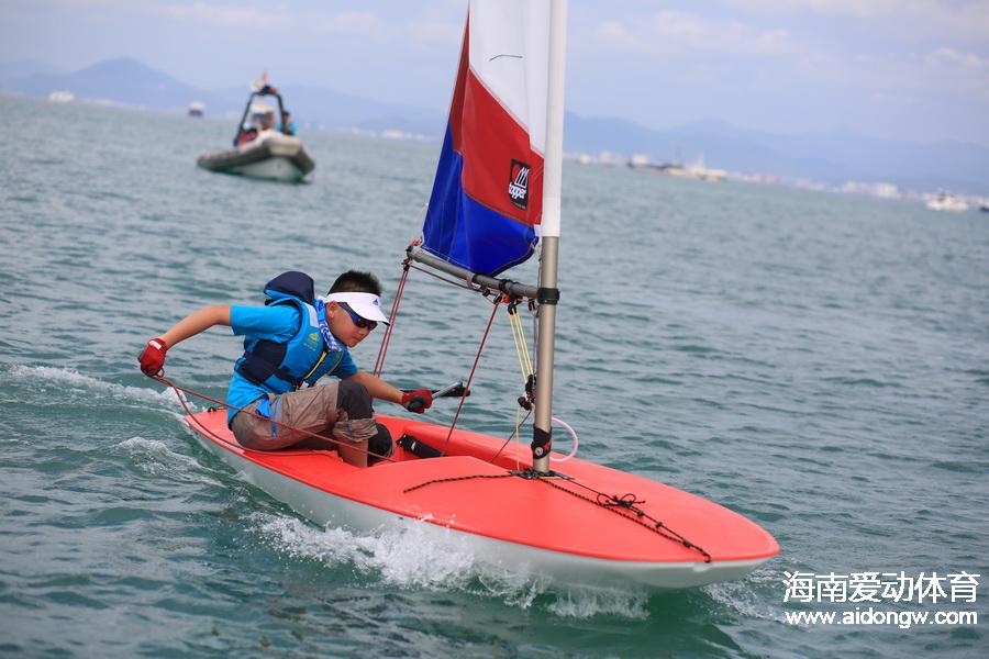 海帆赛topper对抗赛结束 小帆友驾船与大风抗衡