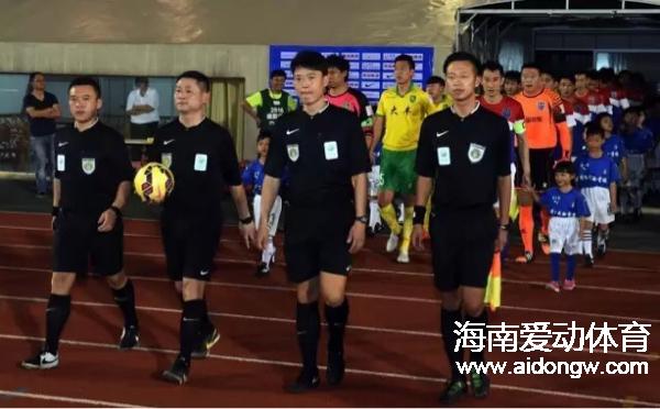 秀峰学校学生入选职业足球赛球童 首次体验大型足球赛