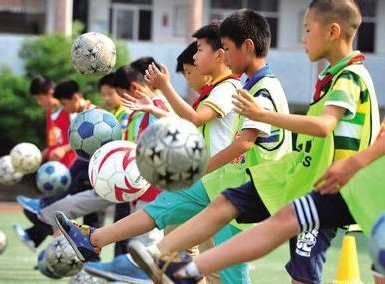  教育部将随机复查“校园足球特色校”以防造假