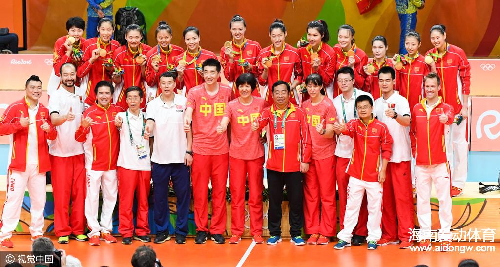  十二年是个轮回：中国女排里约夺金 海南排球人向郎平致敬