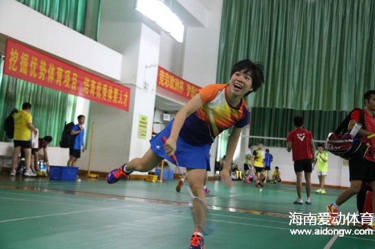 2016年“谁是球王”海南省民间羽毛球赛10月15日开拍| “羽毛”般的爱情更浪漫