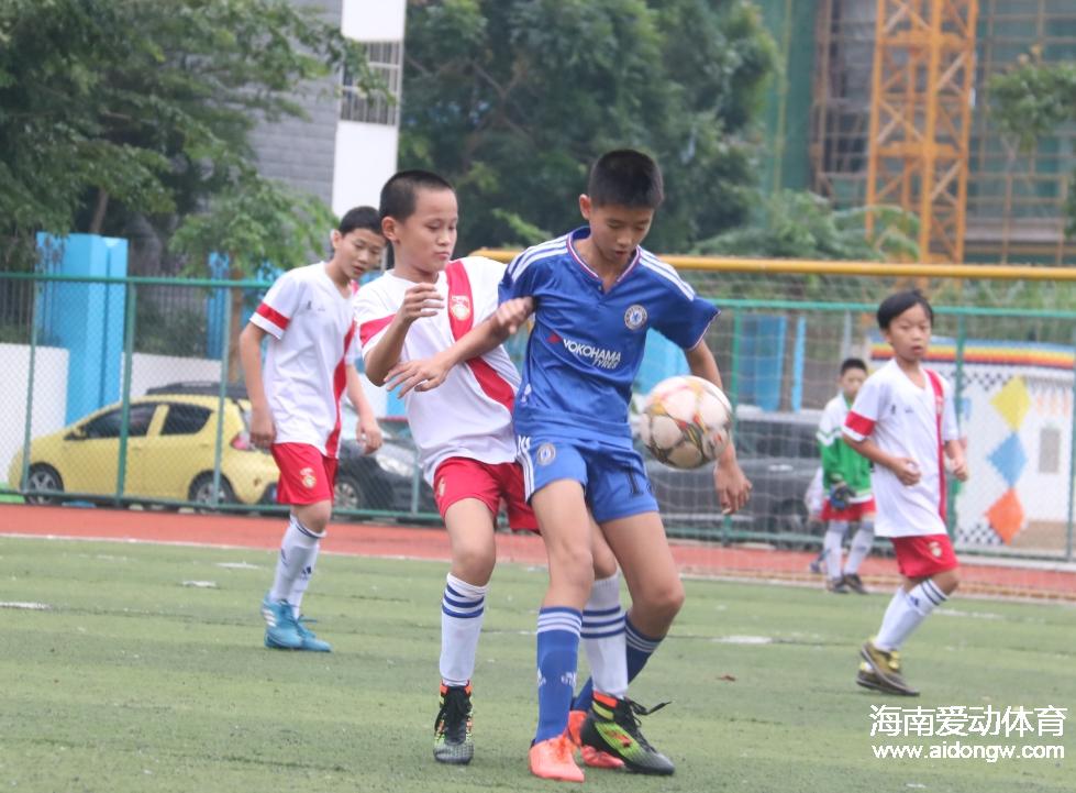 海口市校园足球联赛第五轮：农垦三小主场胜景山  高中组海南中学客场取胜