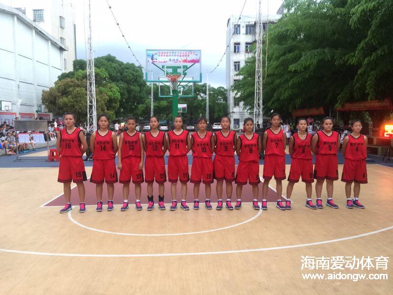 海南省中学生篮球赛第三日战报  女篮比拼多支球队成绩傲人