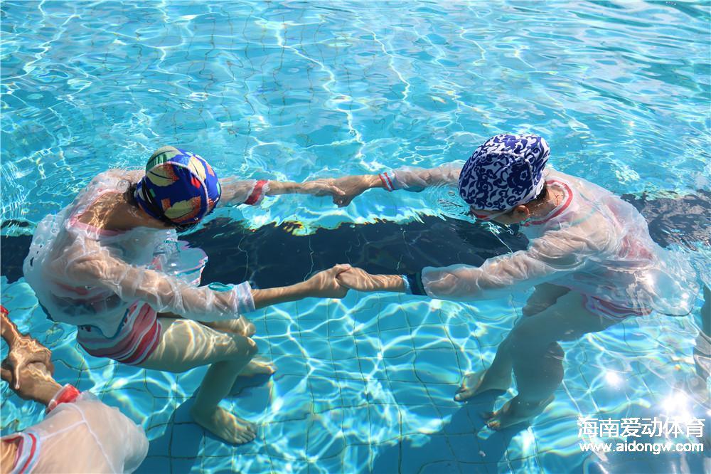 海口市文体局开展中小学生游泳技能免费培训