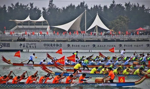 中华龙舟大赛（万宁站）今天举行  总奖金150万元共45支队伍参加