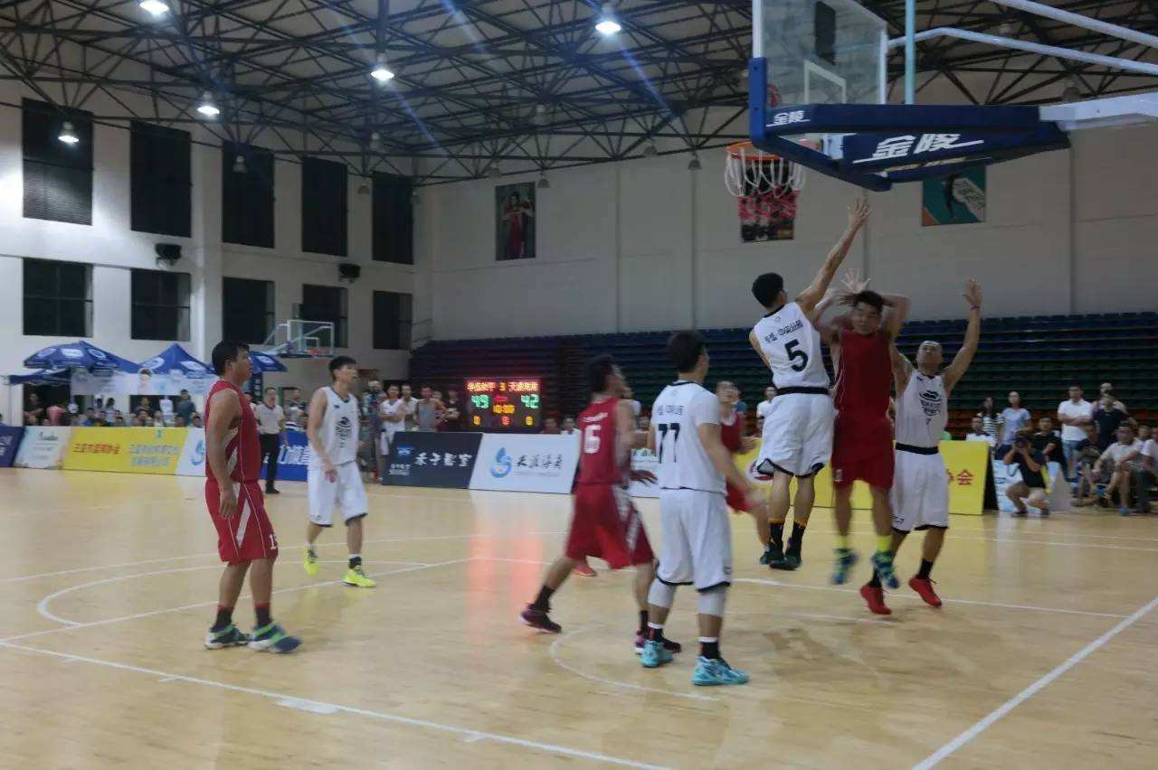 三亚市第五届青年文化节篮球赛火热开赛中