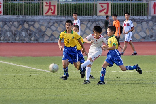 三亚中小学足球联赛收兵　65支队伍共同角逐