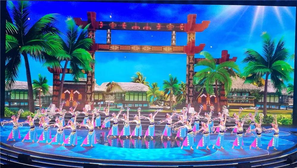 海南广场舞《黎族彩环舞》惊艳亮相京城 北京观众纷纷点赞