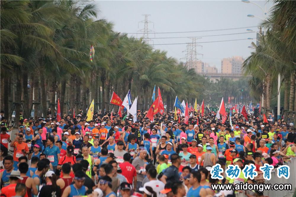 2019海口马拉松激情开跑 嗨跑节打造中国马拉松的“海南时间”