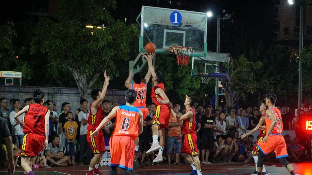琼海队称雄省业余篮球公开赛 将代表海南参加全国总决赛