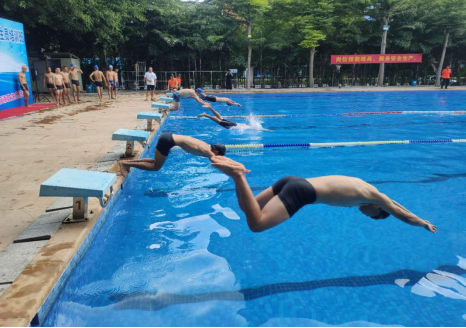 2020年三亚市第二期体育扶贫游泳救生员培训开班