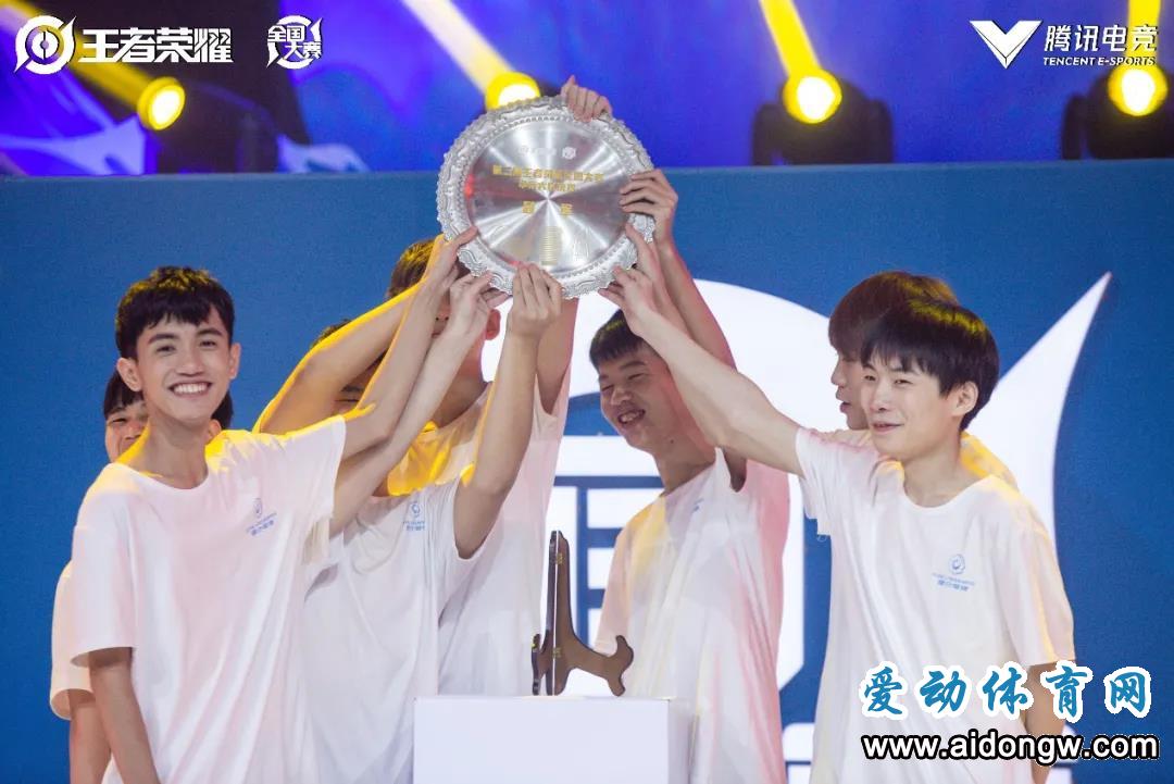 海南昆仑HKC战队荣获华南大区决赛冠军，晋级王者荣耀全国总决赛资格赛