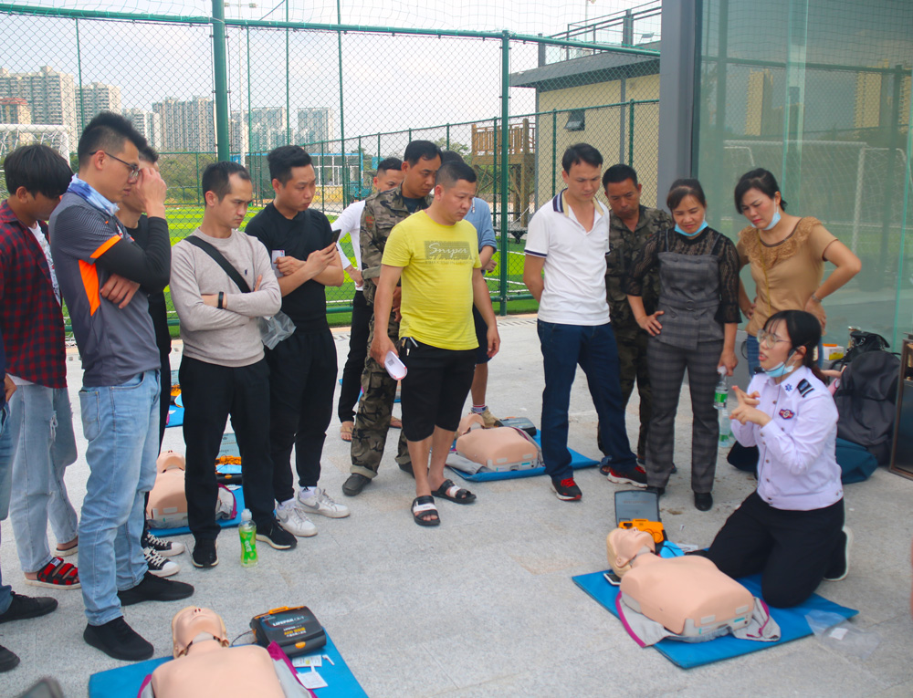 “救命神器”会用吗？AED(自动除颤仪)免费培训活动海口举行