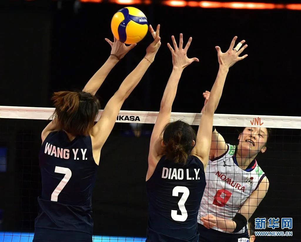 世联赛中国女排0-3不敌日本女排，跌落世界第一宝座