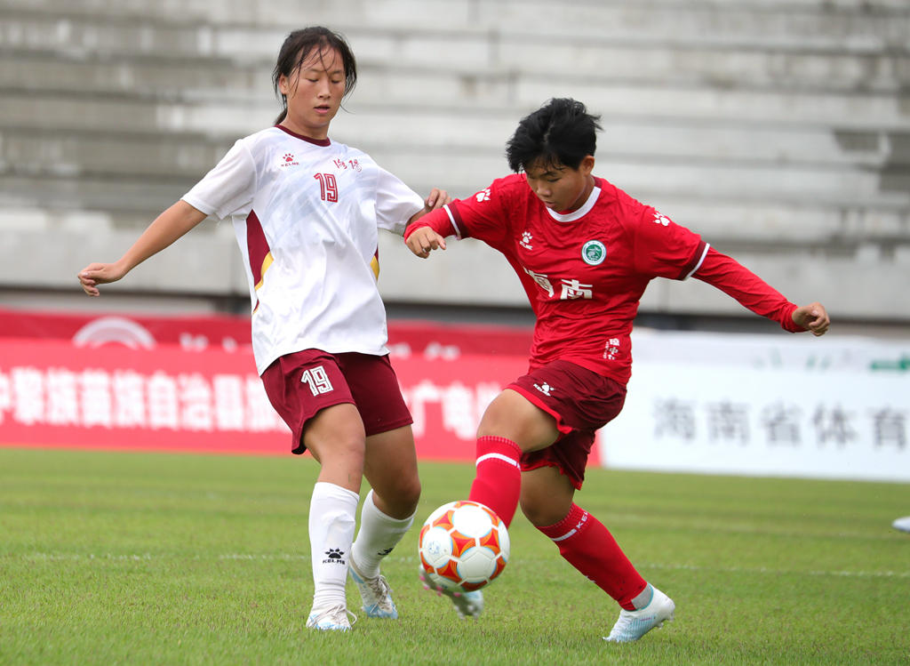 琼中、深圳女足会师决赛！“海南·琼中杯”全国青少年女子足球邀请赛小组赛战罢