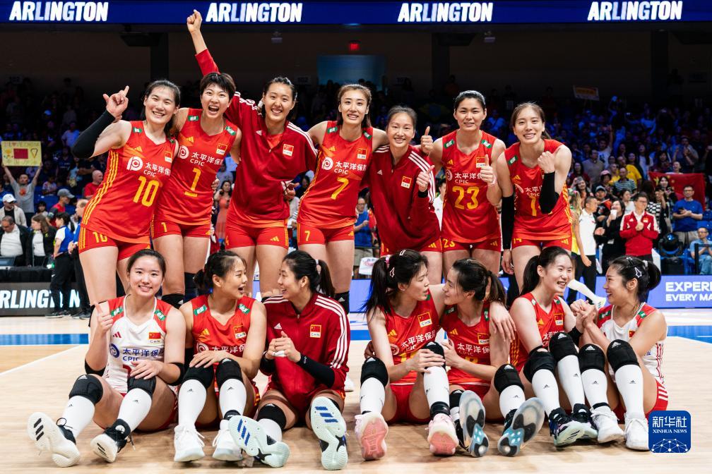 中国女排3:1力克巴西，晋级世联赛总决赛四强