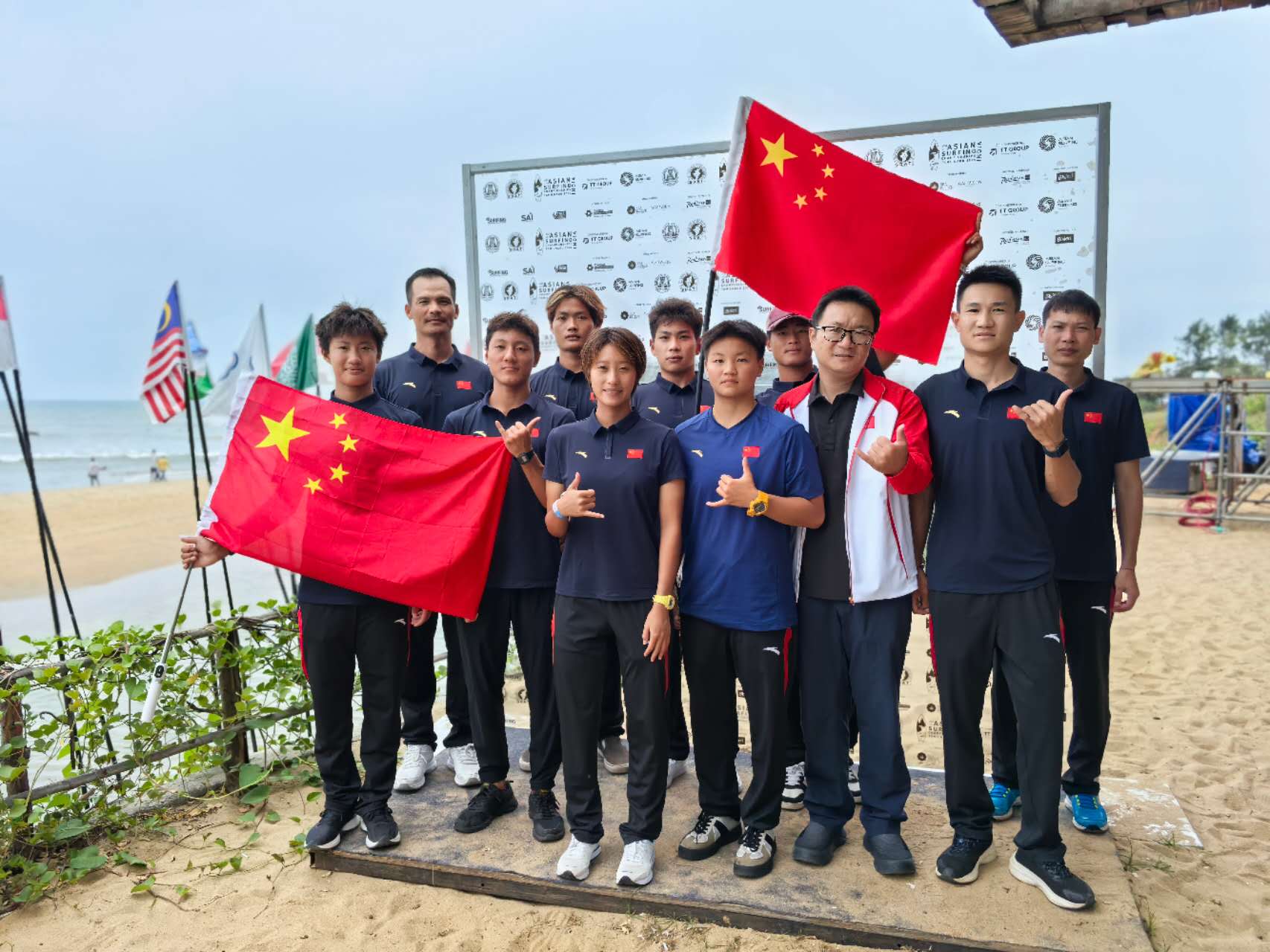 海南冲浪健儿勇夺1金2银，闪耀亚锦赛