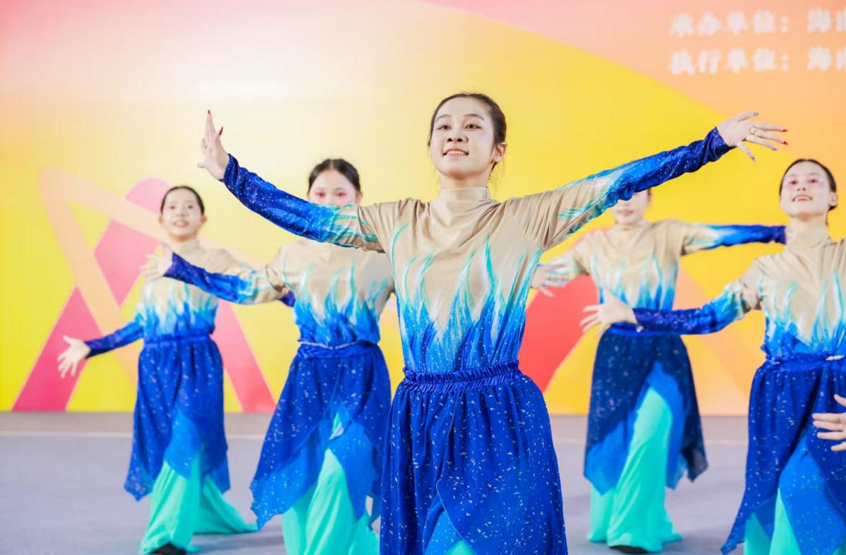 海南民族健身操公开赛在海口举办