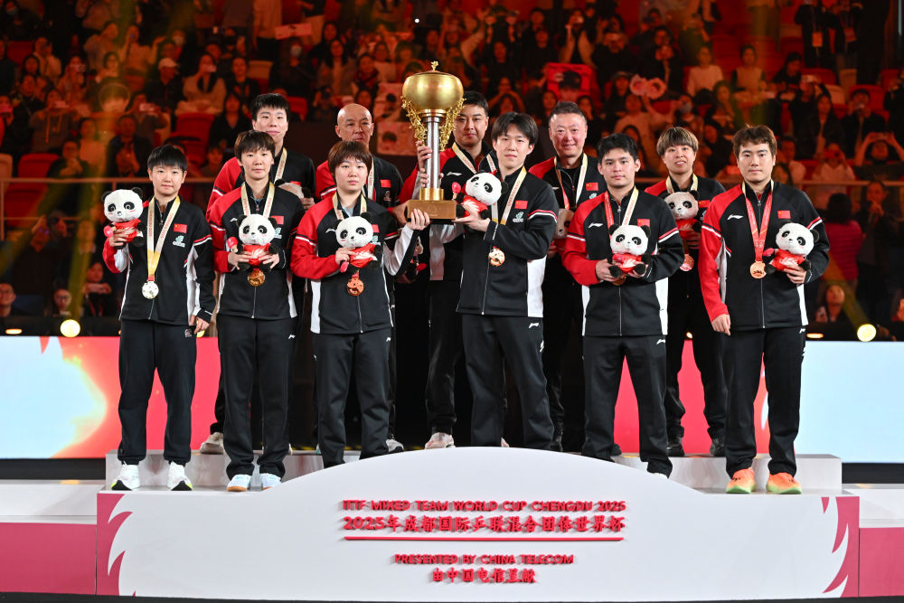 林诗栋2:1张本智和，助国乒实现混团世界杯三连冠！