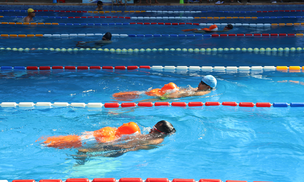三亚举行第三届游泳救生技能大比武活动