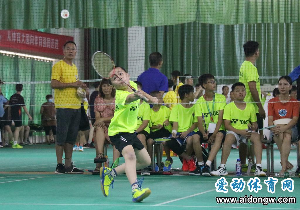 2021年海南省业余羽毛球公开赛挥拍，首设U系列近八百人参赛