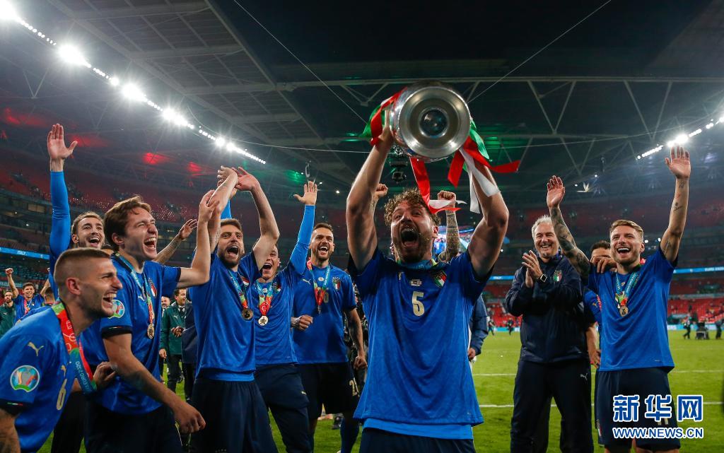 足球难“回家”，意大利笑纳欧洲杯！