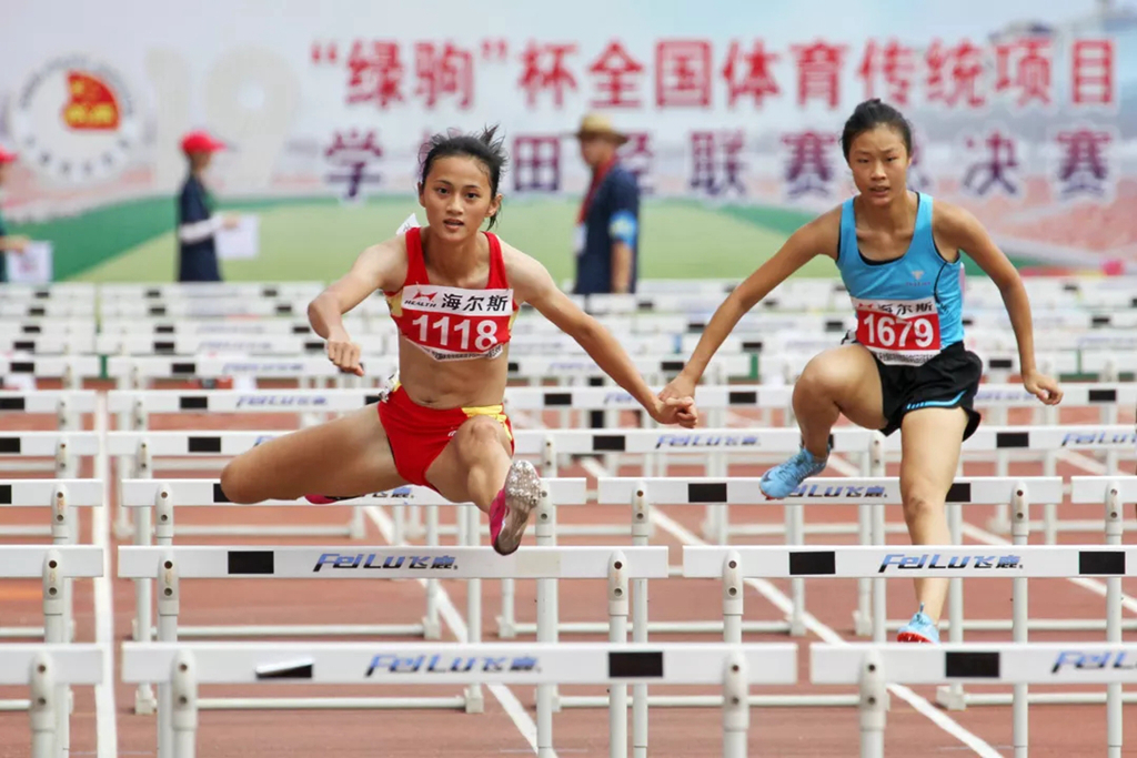 为黄小雪点赞！海口“全能”姑娘跑进清华大学