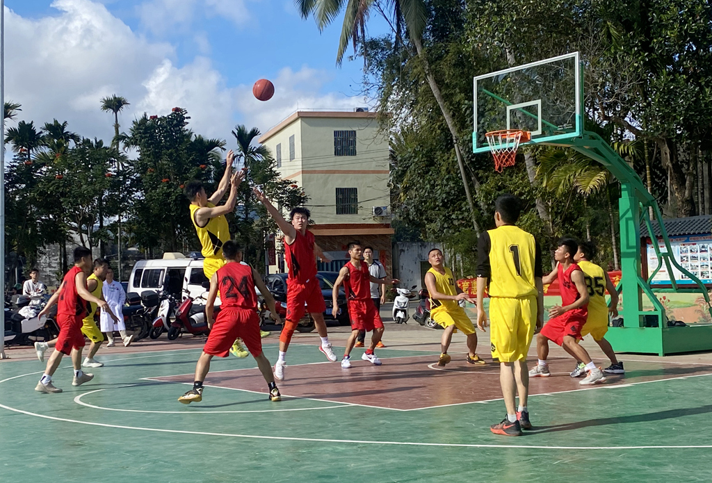 2022年海南省“体育下乡”男子篮球邀请赛五指山举行