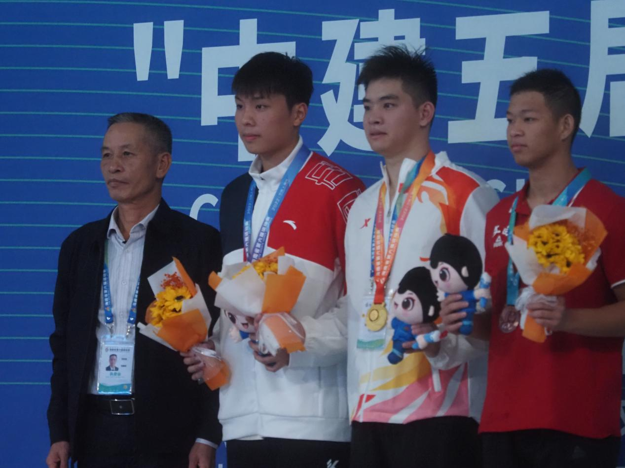 澄迈运动员邵冠桦两次创省运会50米蝶泳记录