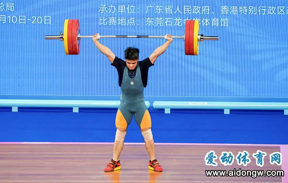 何岳基夺得名古屋亚运会举重男子65KG银牌