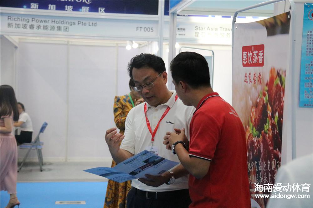 海口市会展局局长蔡俏了解爱动体育