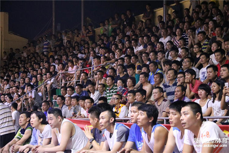 球照阵雨难敌海南篮球迷热情观华溢战技校全场爆满