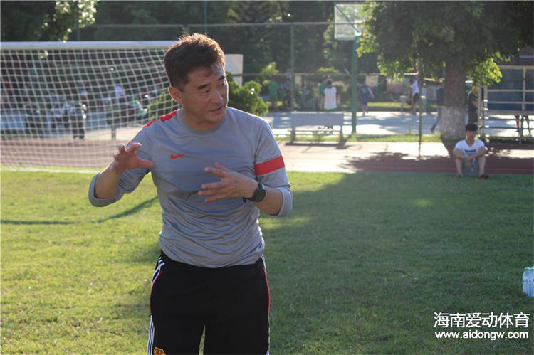 中国足球协会d级教练员培训班在海口举办国奥主帅傅博亲自上阵带队